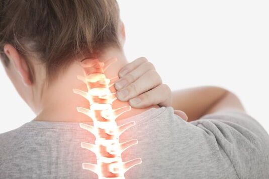 Douleur à la colonne vertébrale avec ostéochondrose